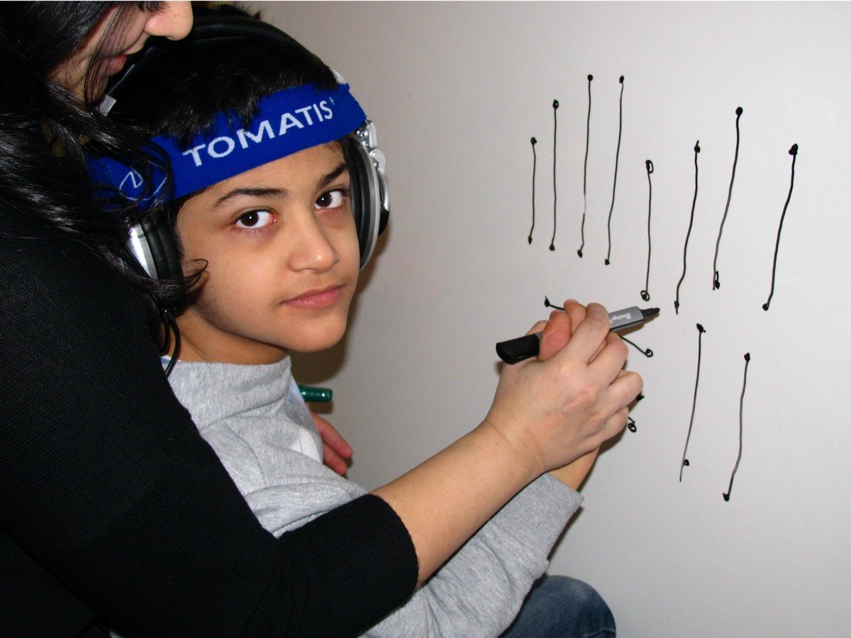 Tomatis® audioməşqi zamanı | “İstedad” Uşaqların İnkişafına Dəstək Mərkəzi